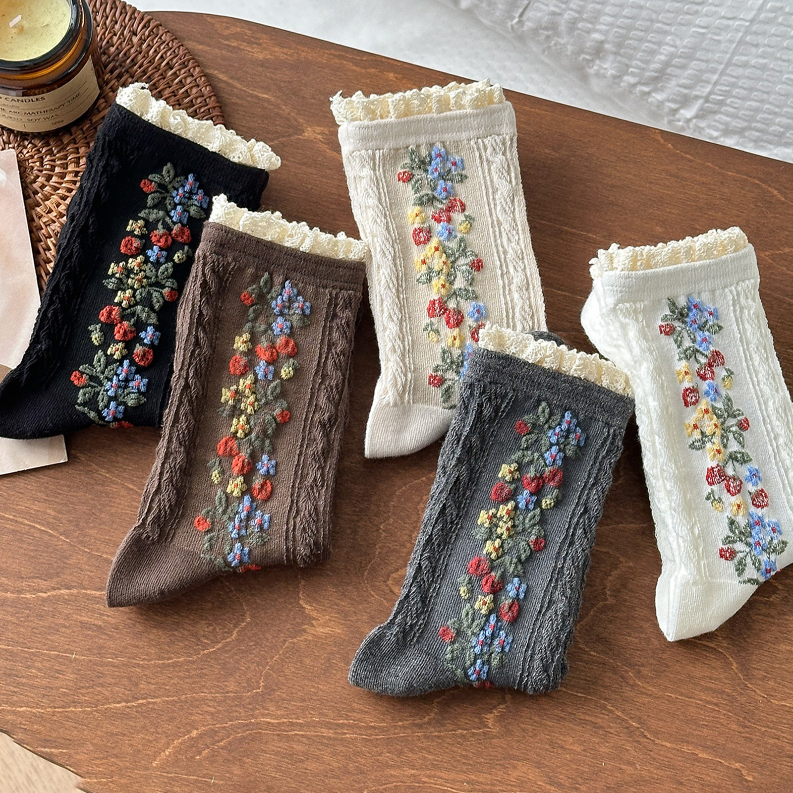 秋冬新品蕾丝小花边竖条浮雕小花民族风复古花藤甜美小清新中筒袜,女士内衣/男士内衣/家居服,中筒袜,淘宝优惠券,粉丝福利购,淘宝优惠卷