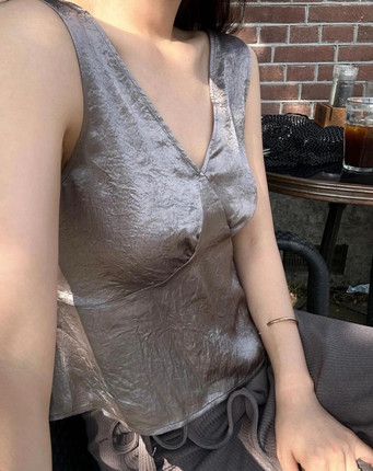 现货PREON工厂自制夏季ged同款气质复古纯色显瘦缎面V领背心上衣