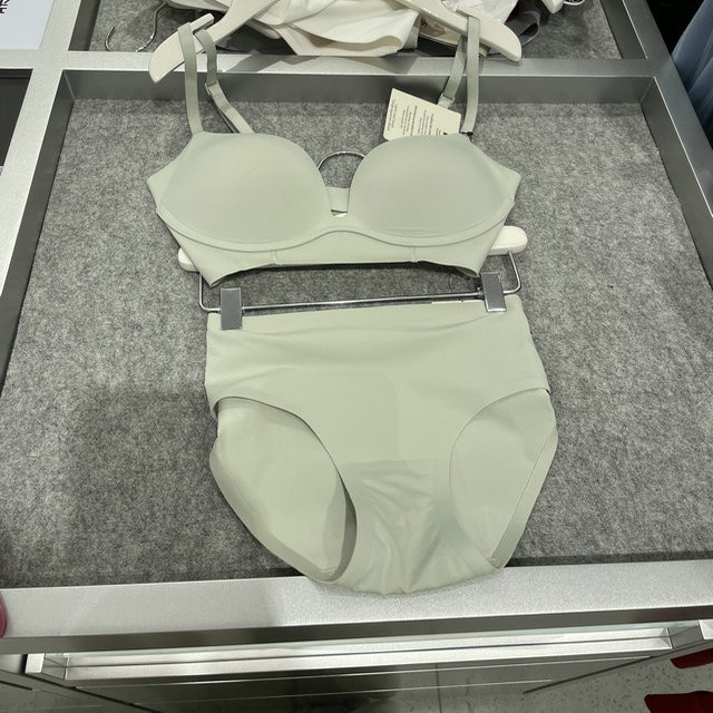 QF8021AD国内CK 正品2025秋冬季新款文胸