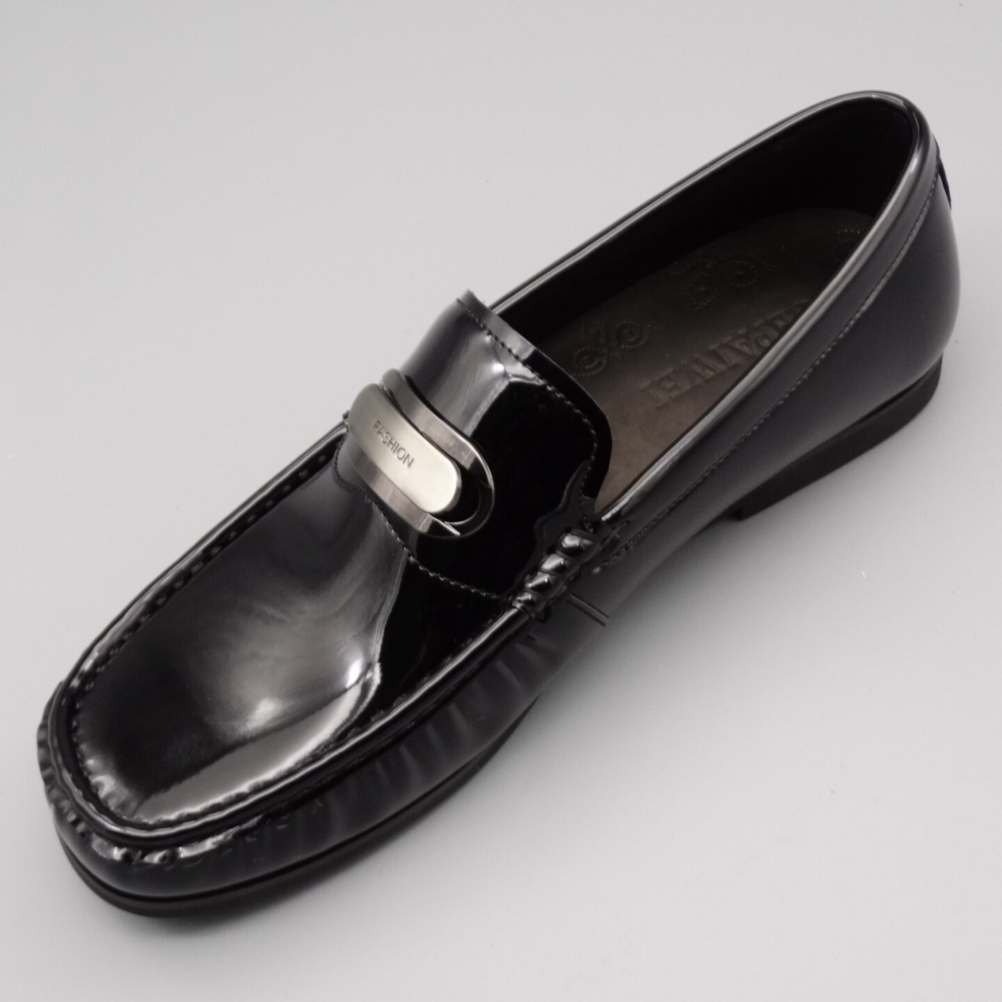 英伦风新款男士漆皮豆豆鞋黑色圆头一脚蹬懒人乐福鞋百搭休闲皮鞋