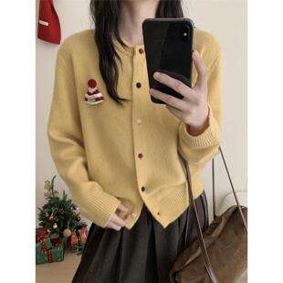 BADX胸前圣诞帽骆驼绒毛衣外套女25冬季宽松显瘦百搭针织开衫