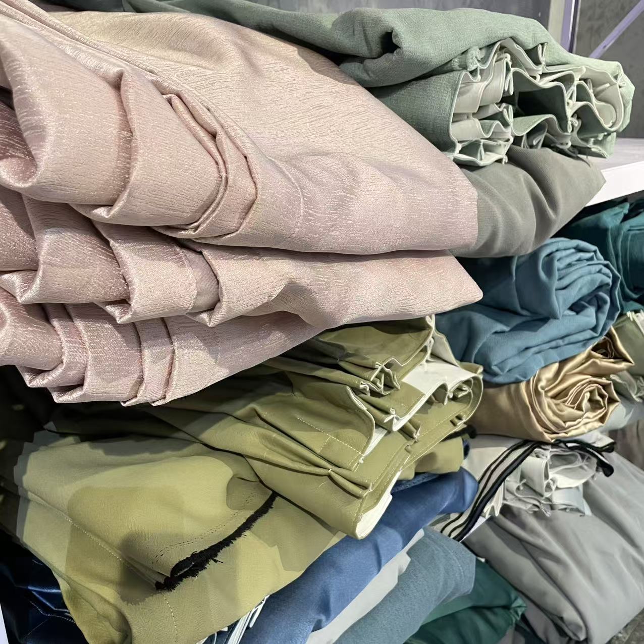 成品窗帘库存清仓遮光防晒遮阳布卧室阳台客厅现代简约特价批发