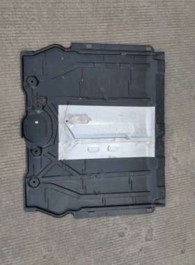 奔驰新款A级177 B级247 CLA GLB级大底板 GLA车身下护板