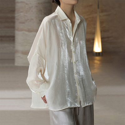 长袖会呼吸的面料衬衫亮丝光泽感