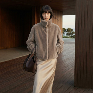 Nav」仿貂毛皮草短外套 灵 宽松保暖廓形高领上衣 VALUE「 COMMON