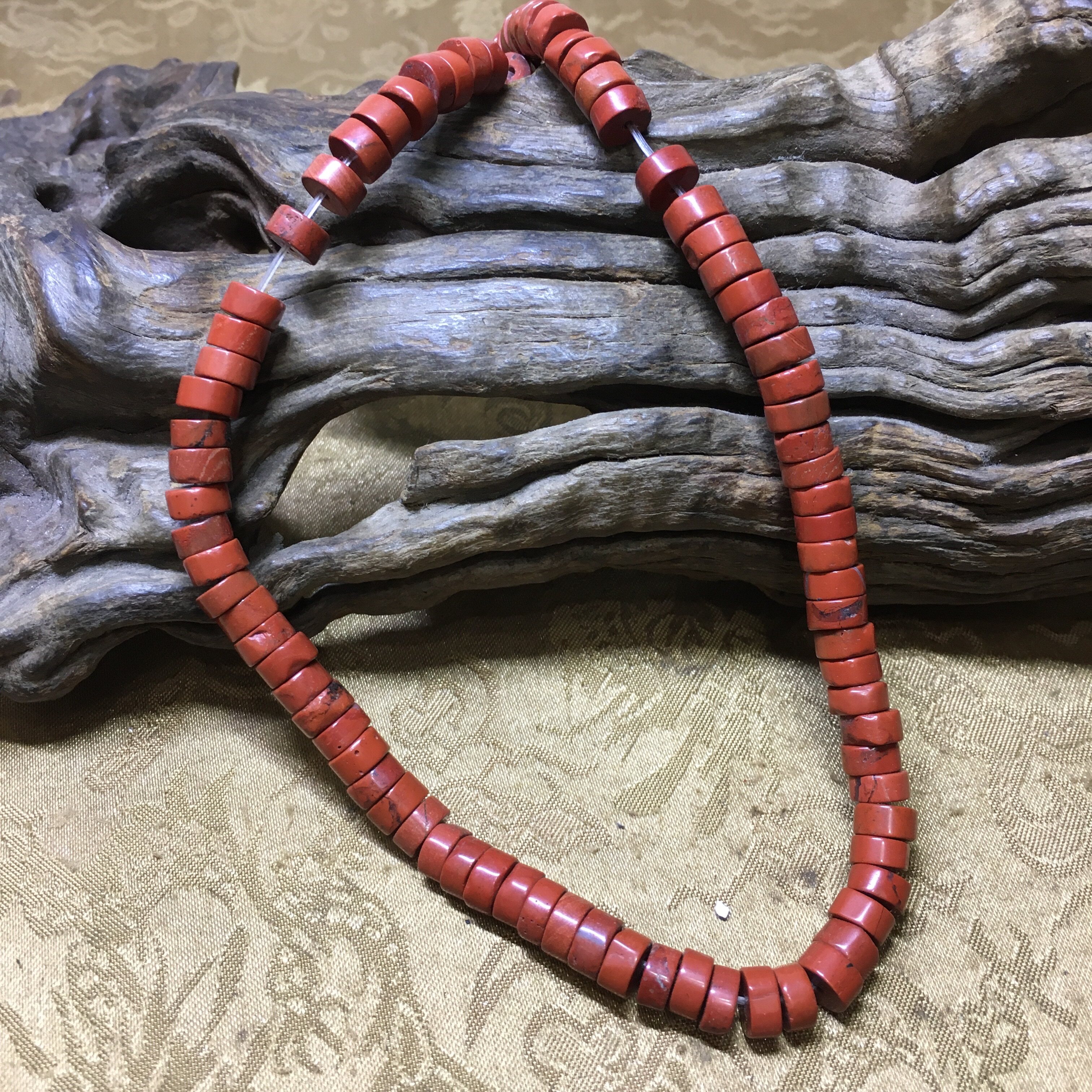DIY散珠配珠 原矿鸡肝玛瑙隔珠 直径6mmx3mm 一条大约100多颗