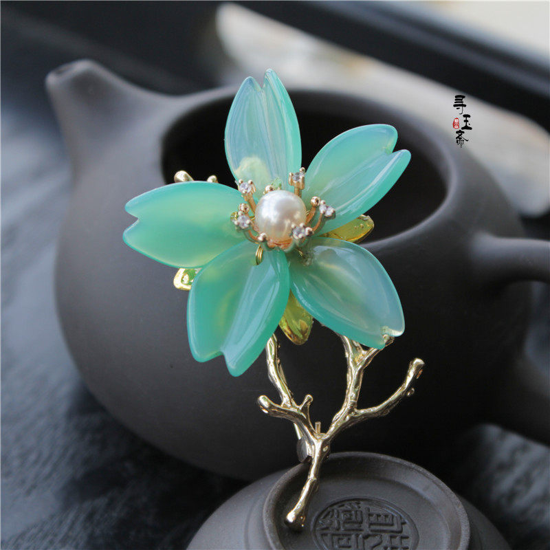 Broche femme en cristal naturel pierres semi-précieuses - Ref 1178227 Image 1