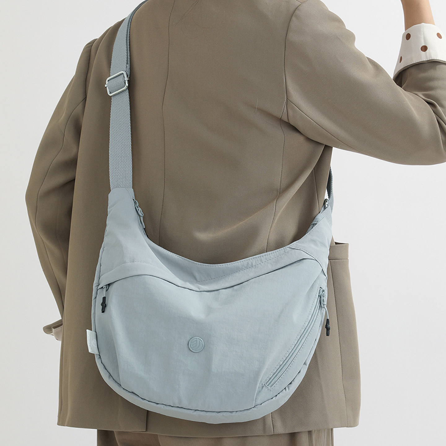 新款时尚百搭通勤单肩斜挎包女休闲小众尼龙布包大容量简约饺子包,箱包皮具/热销女包/男包,通用款女包,淘宝优惠券,粉丝福利购,淘宝优惠卷