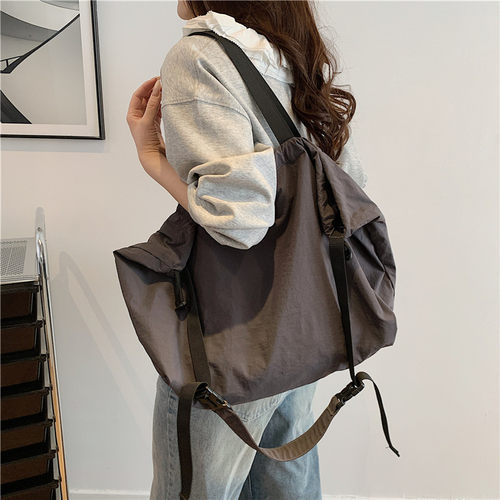 户外运动斜挎托特包大容量单肩包