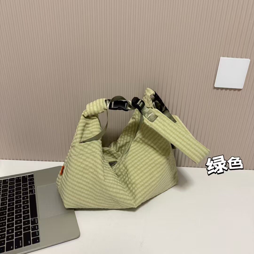 2025新款韩系休轻便单肩包包女士休闲百搭斜挎包大容量上课斜挎