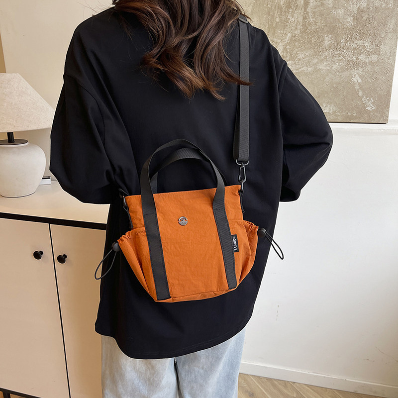 新款时尚尼龙布斜挎小包包简约百搭单肩包女休闲大容量通勤手提包