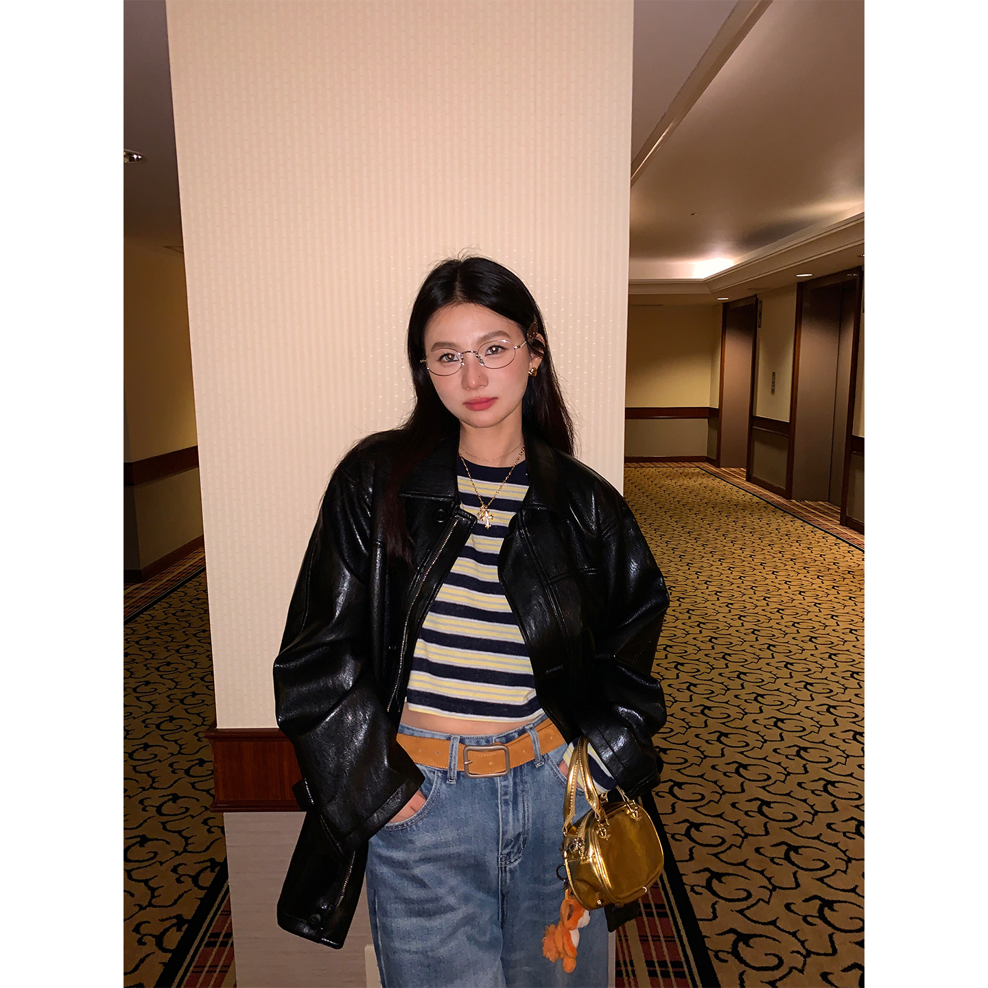 落落狷介黑色PU皮衣外套女