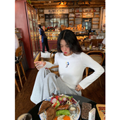 长袖 落落狷介 韩系漂亮小上衣早秋白色刺绣T恤女2025新款 显瘦打底