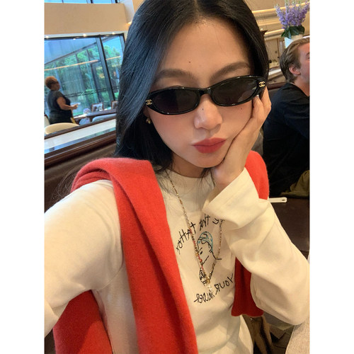 落落狷介长袖刺绣可外穿T恤女