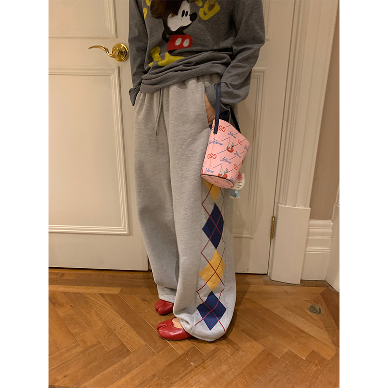 落落狷介灰色加绒阔腿卫裤女