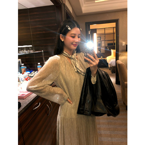 落落狷介早秋长袖连衣裙女