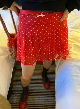 落落狷介 红色百褶裙半身裙女2025新款碎花A字裙小个子短裙设计感