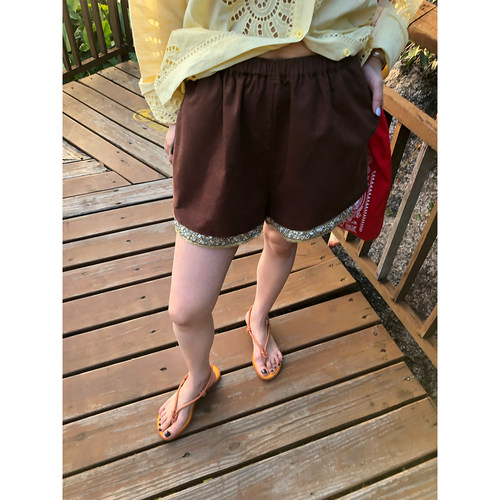 落落狷介亚麻设计感短裤女