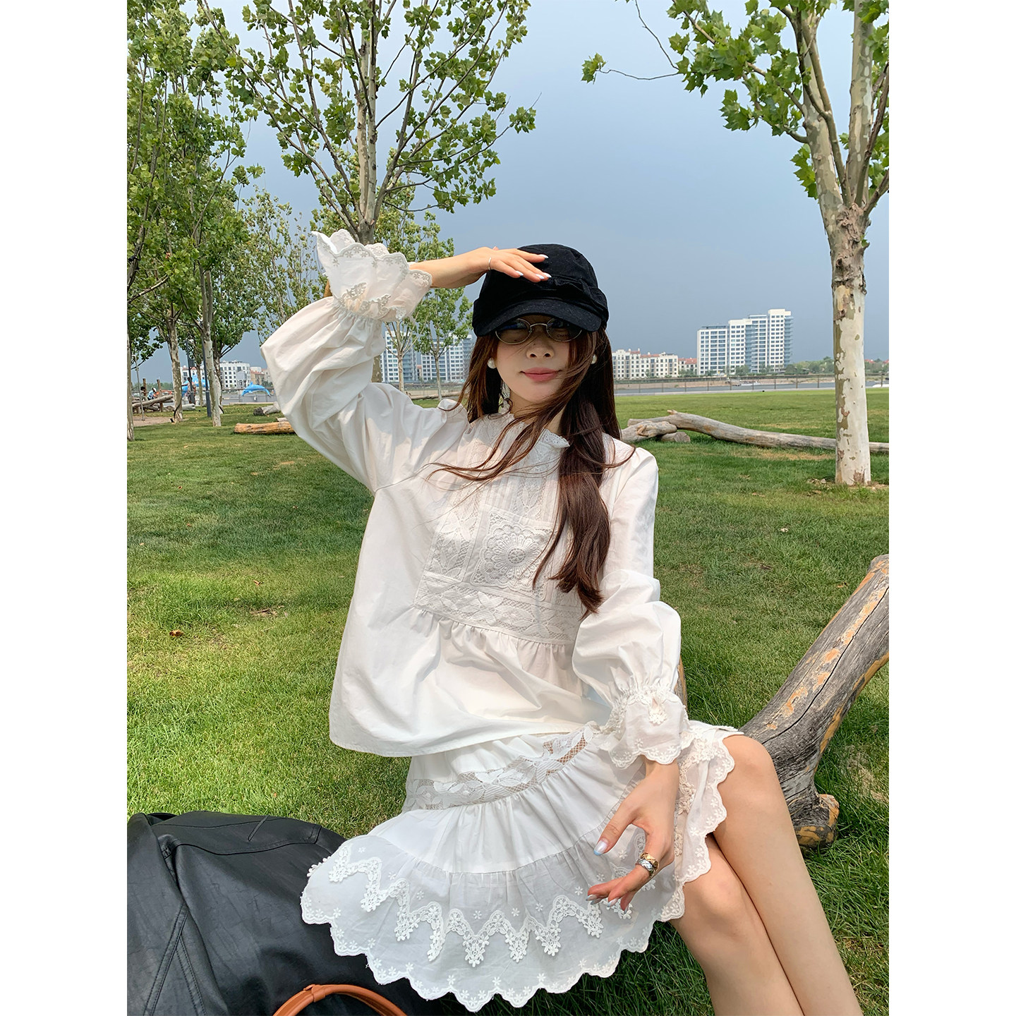 落落狷介白色套装裙女两件套图片