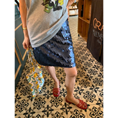 落落狷介珠片半身裙女2025新款 设计感小众藏青色半裙小个子包臀裙