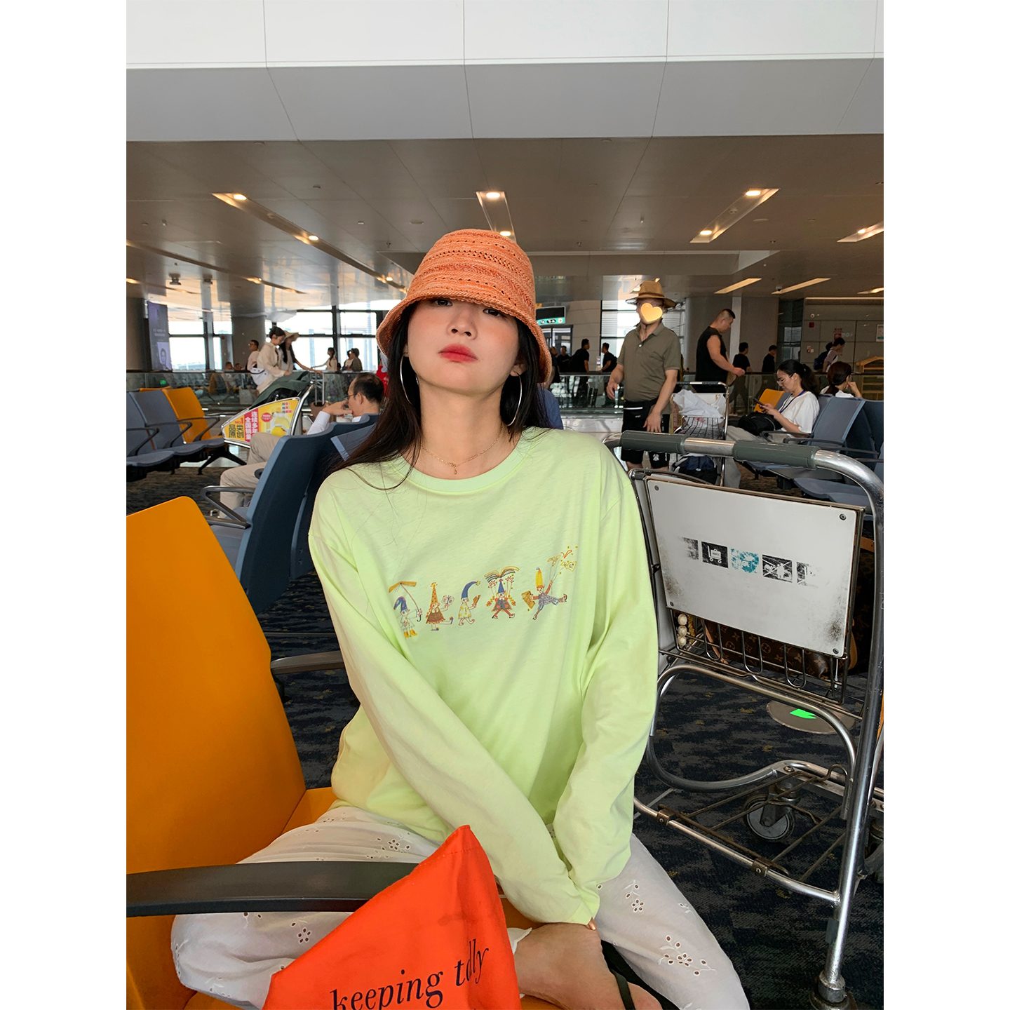 落落狷介长袖印花T恤女