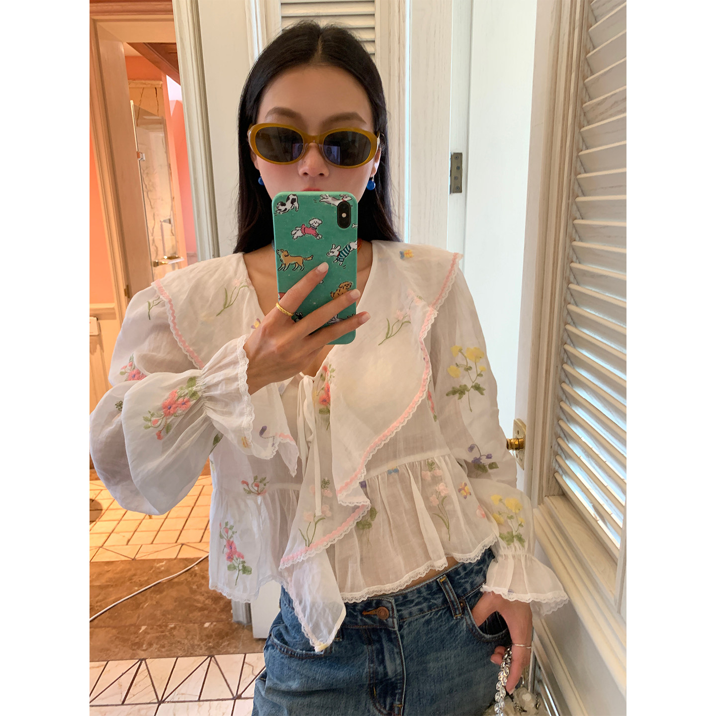 落落狷介 2026超火减龄衬衫女长袖薄款苎麻刺绣上衣V领设计感衬衣