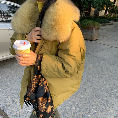 落落狷介修身显瘦芥末绿羽绒服
