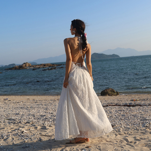 白色海边丁达尔裙绝美度假沙滩裙蕾丝露背连衣裙东南亚海岛穿搭