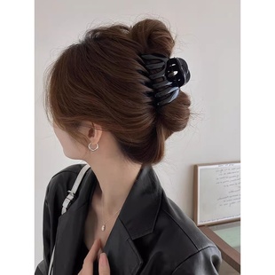 发量多入~高级感中号南瓜抓夹女小众设计后脑勺盘发抓夹鲨鱼夹子