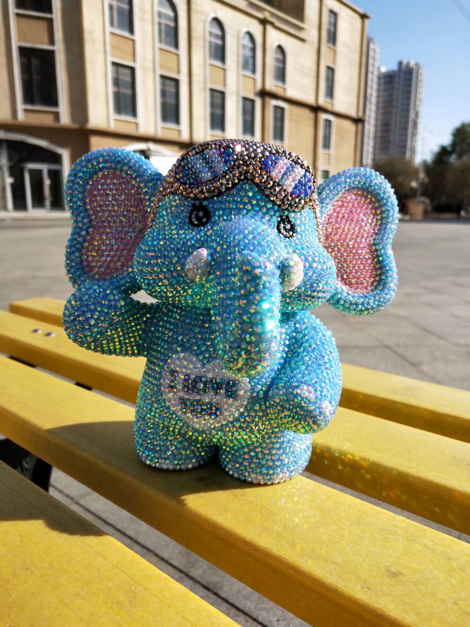 节日礼品粘钻贴钻摆件飞天小象存钱罐搪胶存钱罐大象钱罐储蓄罐