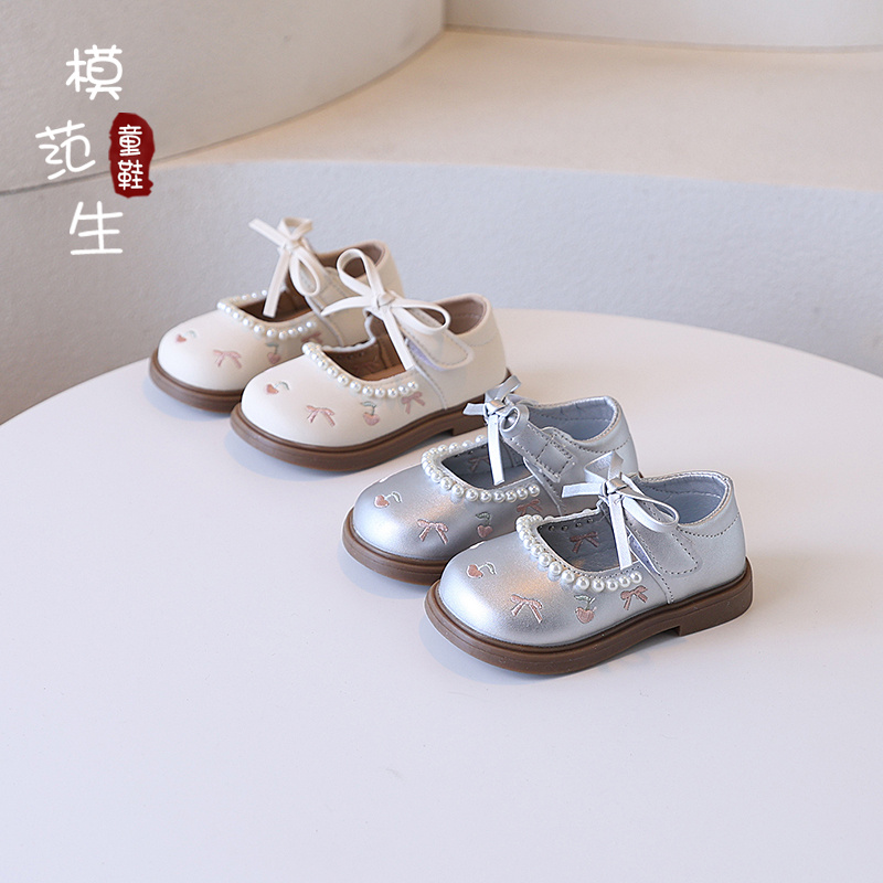 女童刺绣可爱蝴蝶结小皮鞋