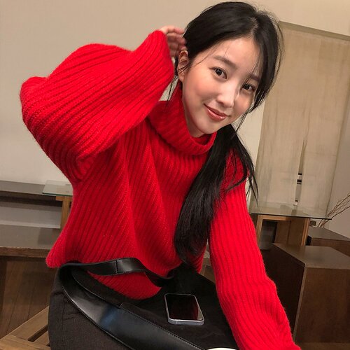 有货 韩国chic复古气质温柔慵懒红色落肩高领短款新年毛衣针织衫