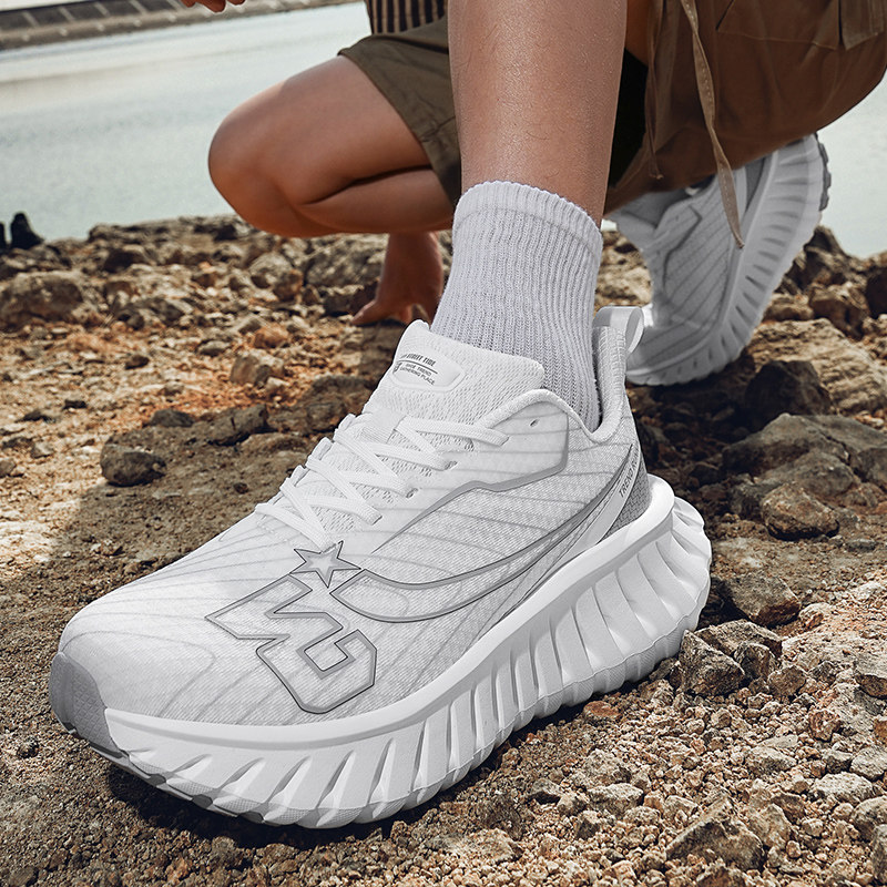 夏季透气网碳板稳定岚霖跑步鞋轻便减震防滑运动鞋青少年情侣跑鞋