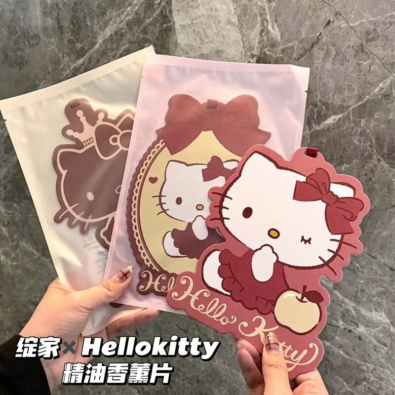 可爱到犯规！绽家HelloKitty联名精油香薰片持久留香车内衣柜挂饰图片