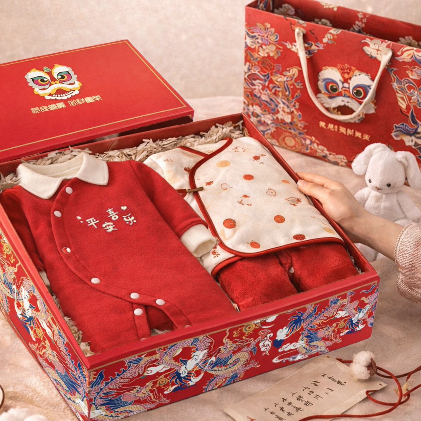 新生儿婴儿衣服礼盒高档初生宝宝秋冬季套装蛇年满月见面礼物实用