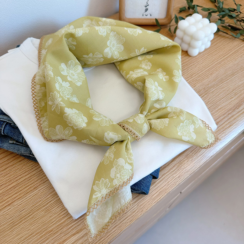 黄绿色文艺风纯棉透气小方巾丝巾