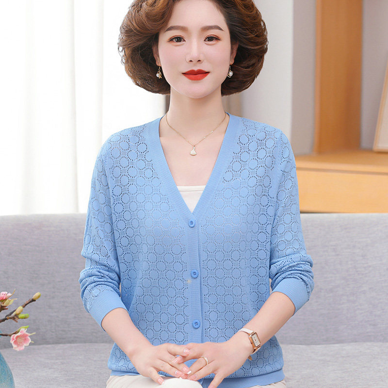 妈妈外搭开衫薄春夏新款长袖上衣中老年女镂空冰丝针织开衫薄外套