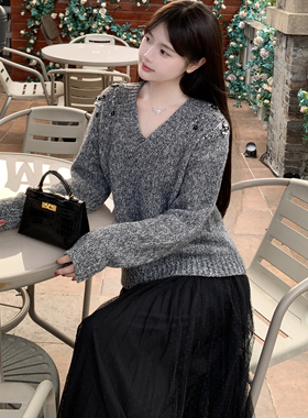 【现货】【原C】夜幕灰～慵懒高级感 手工精致钉珠v领粗针毛衣