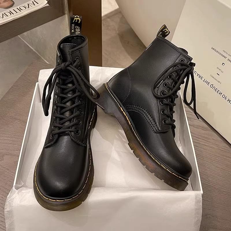 真皮马丁靴黑色圆头系带