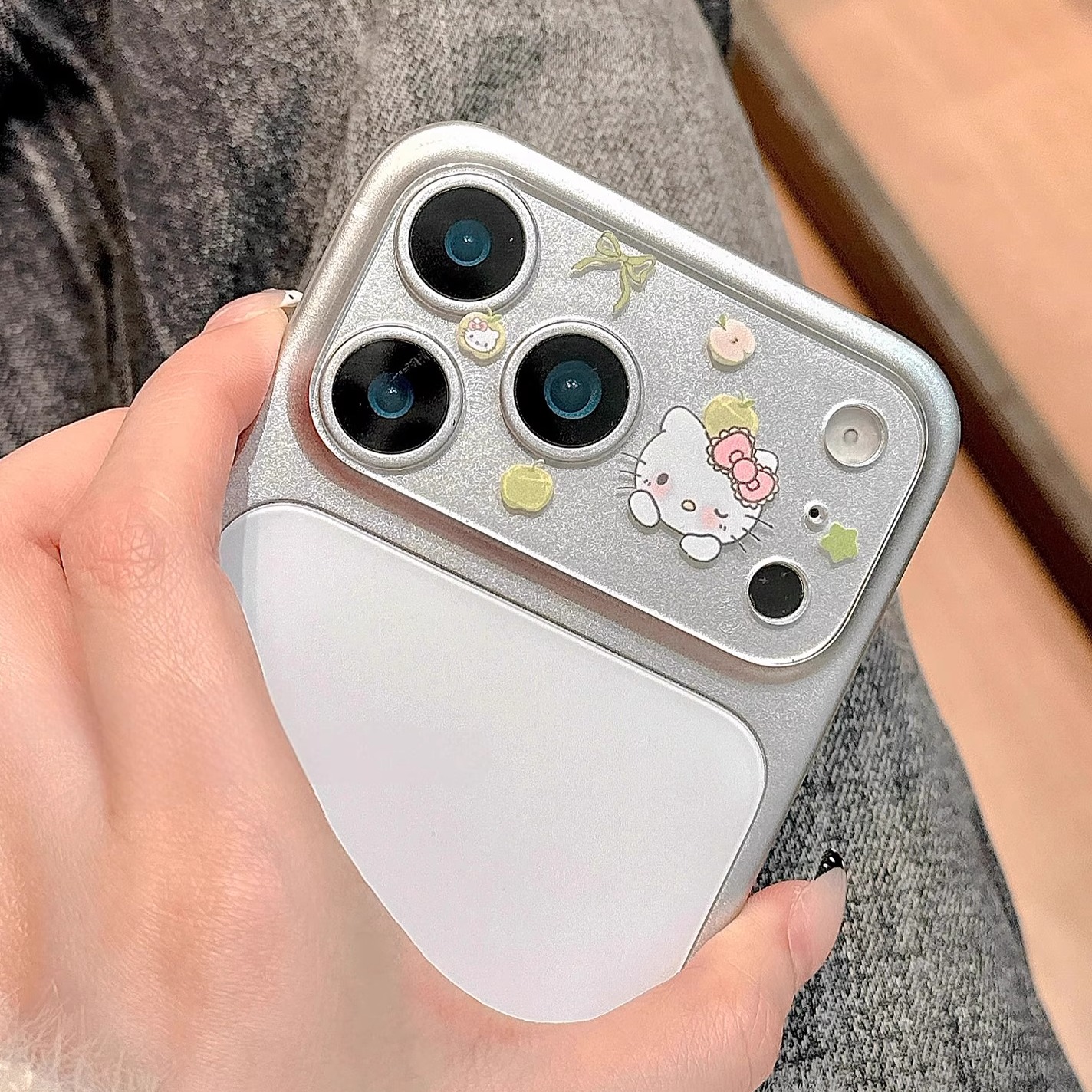 适用苹果17promax镜头膜