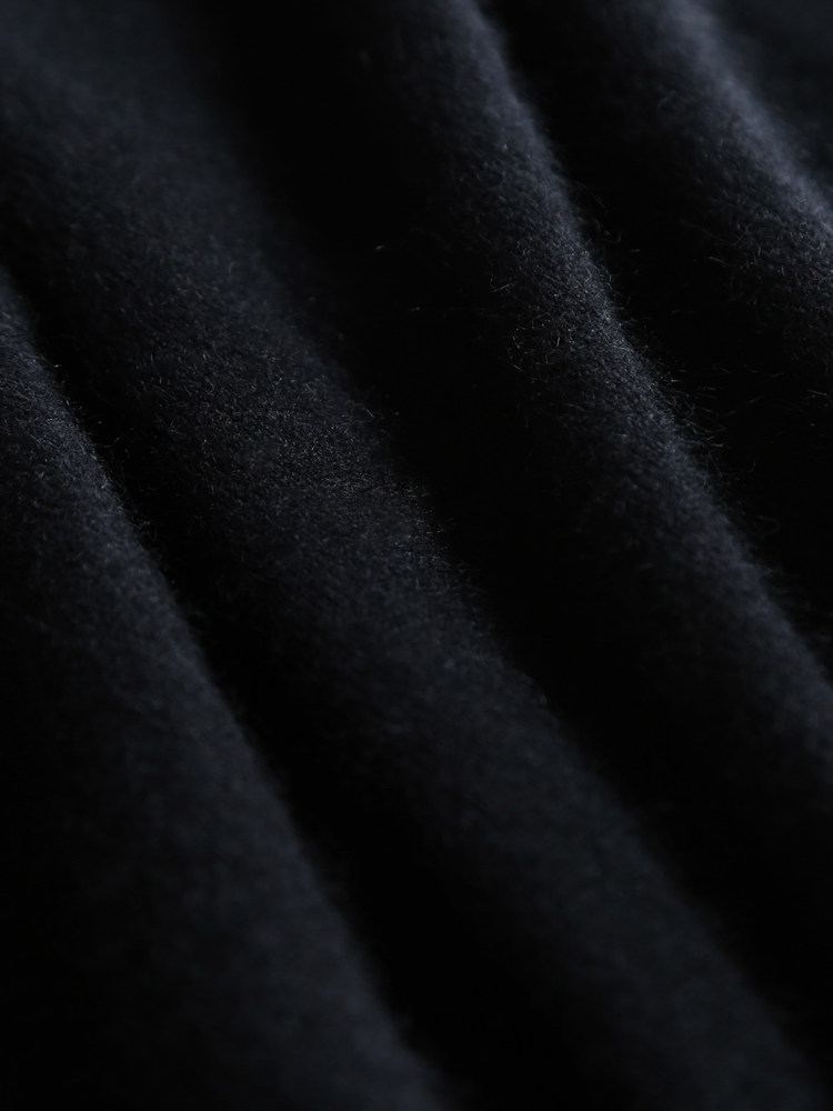 따뜻함을 지켜주는 베이직 이너 스웨터 솔리드 컬러 블랙 대형 라운드넥 밑단 셔츠 남성용 겨울 퓨어 캐시미어 스웨터