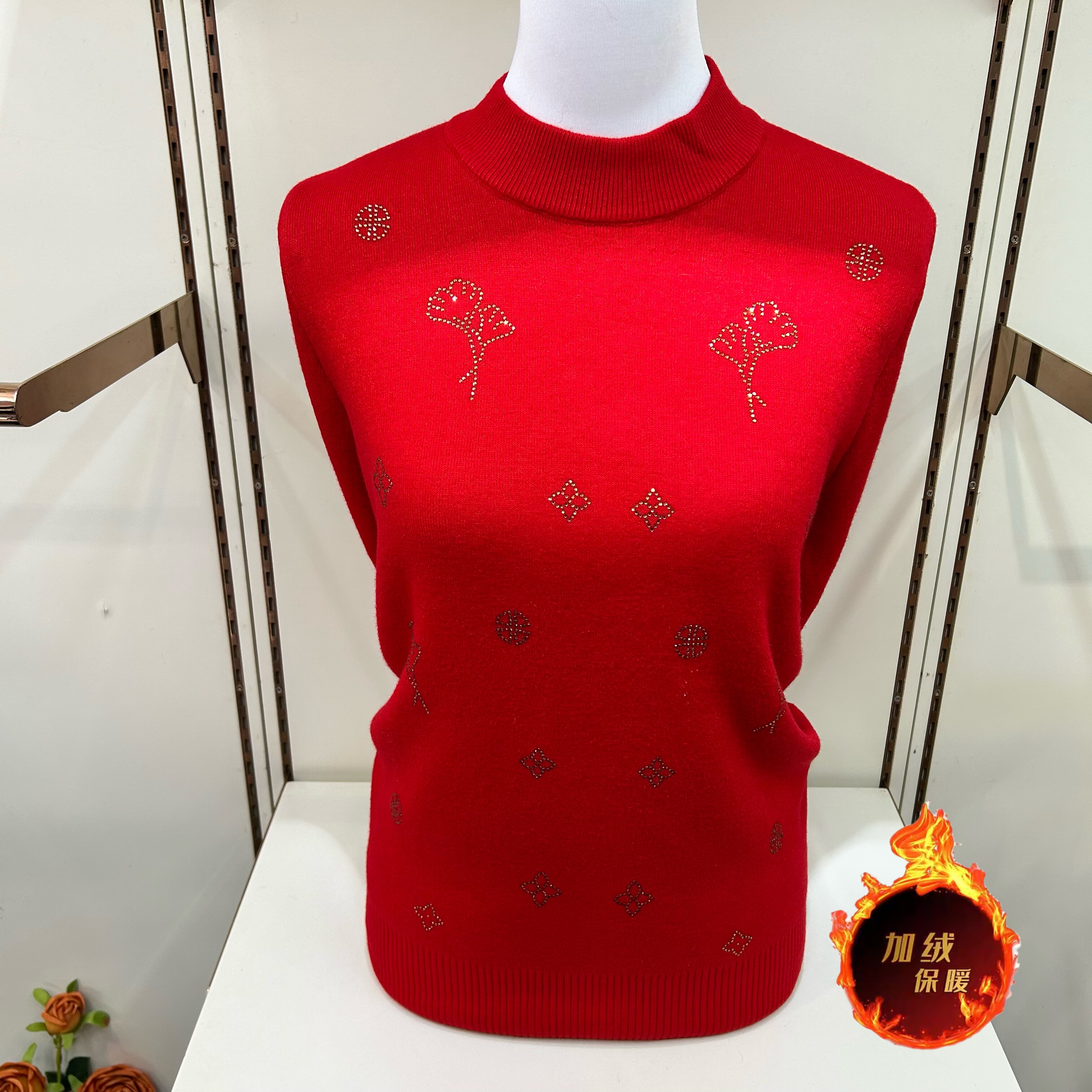 2025妈妈冬装v领加绒加厚宽松打底衫遮肚上衣中老年毛衣加肥大码