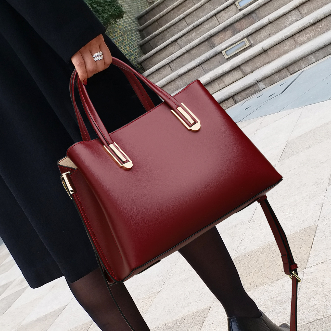 女士包包2026新款潮大容量单肩斜挎妈妈包中年女包时尚手提大包女