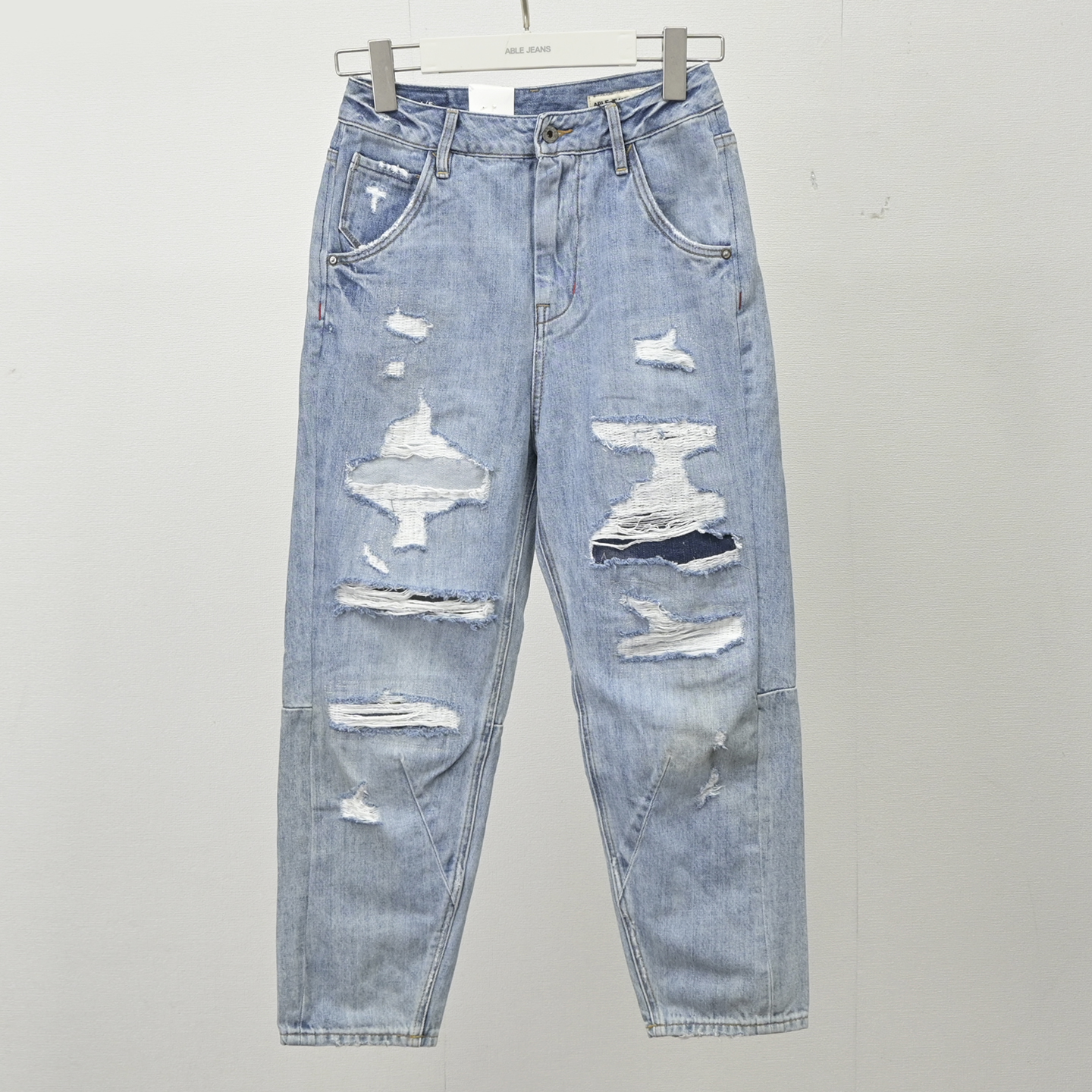 破洞潮流ABLEJEANS女牛仔裤