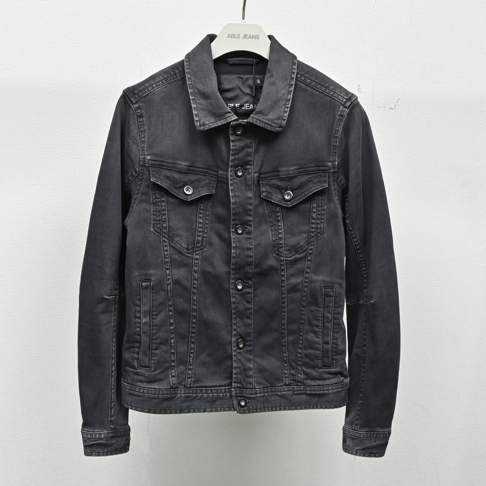 ABLE，JEANS正品黑色牛仔男夹克