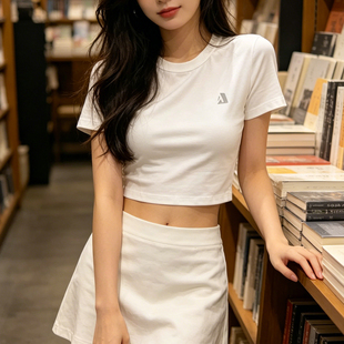26夏季都市潮流女士短袖T恤弹力修身圆领短款露脐打底衫紧身体恤
