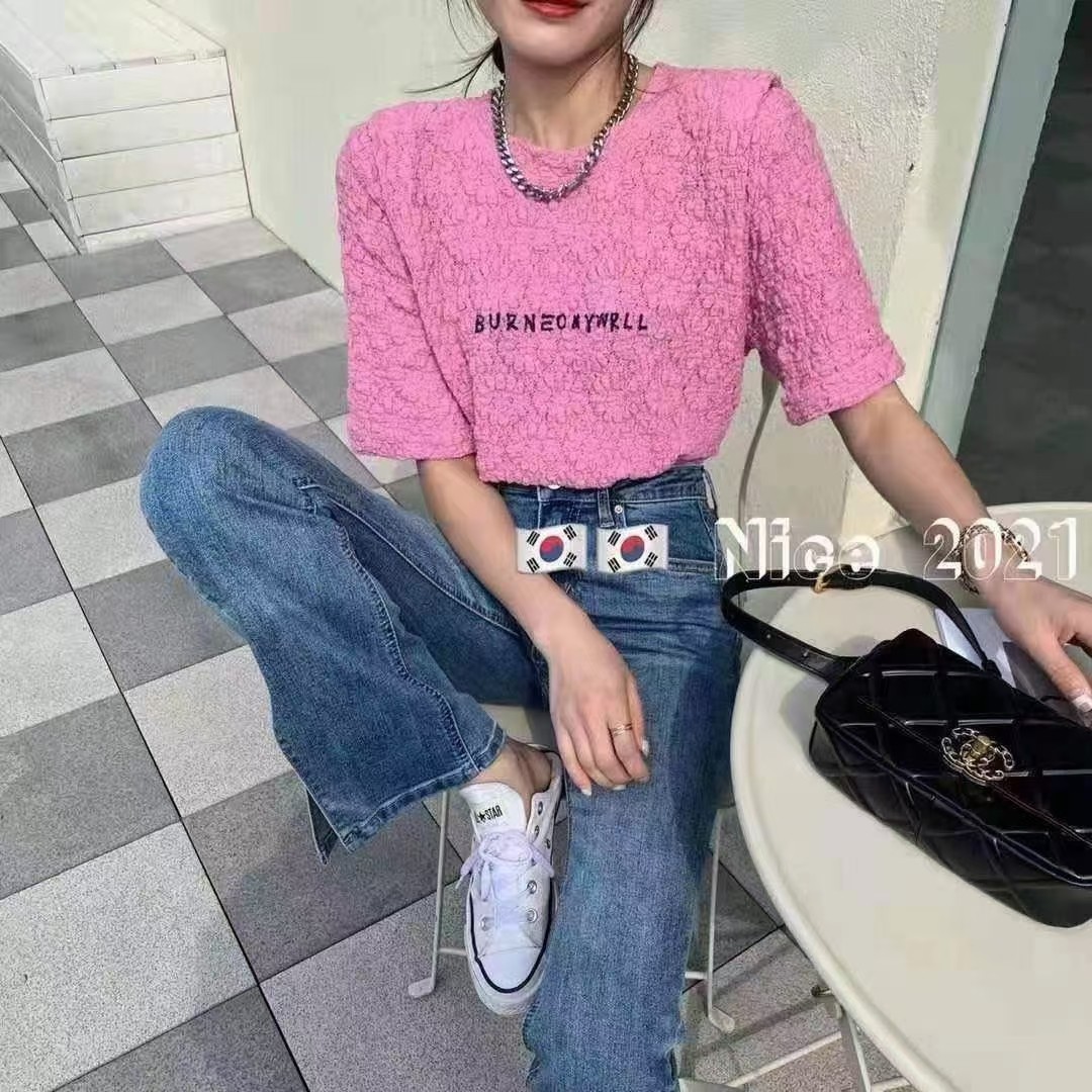 2021 Korean new spring design letter printing lace Jacquard short sleeve minority flying sleeve base coat women's fashion