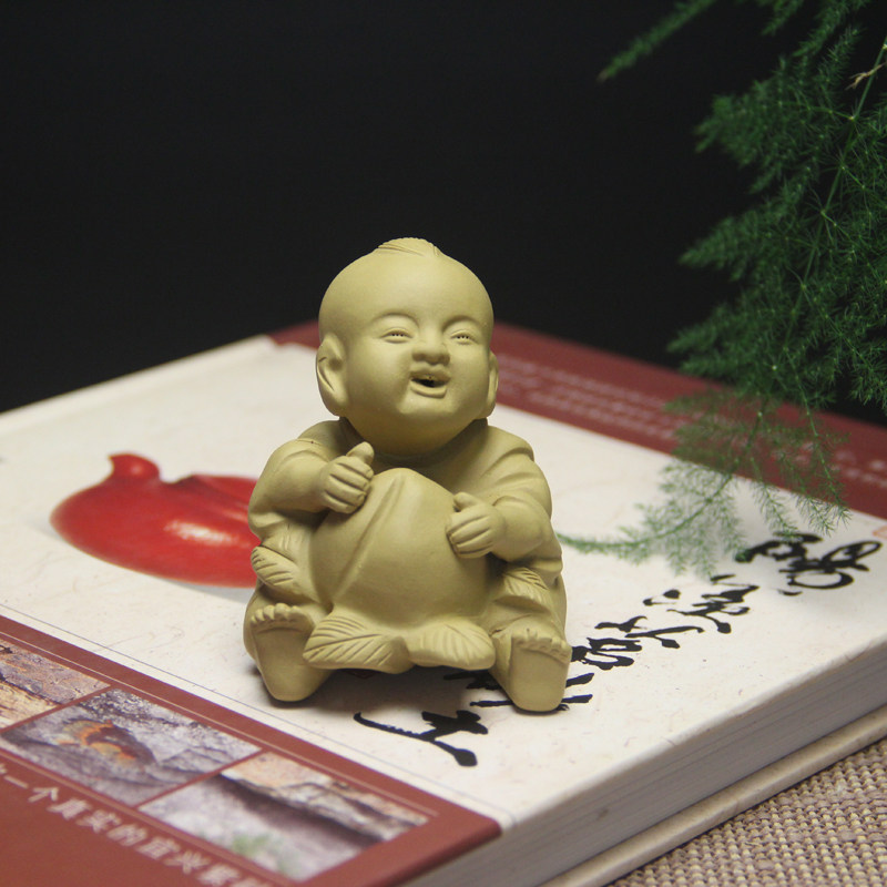 宜兴紫砂手工寿桃童子茶宠摆件