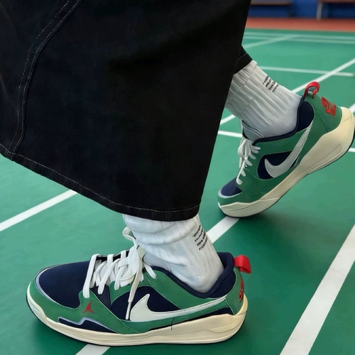 耐克Nike舒适防滑耐磨低帮休闲板鞋HJ6777-106