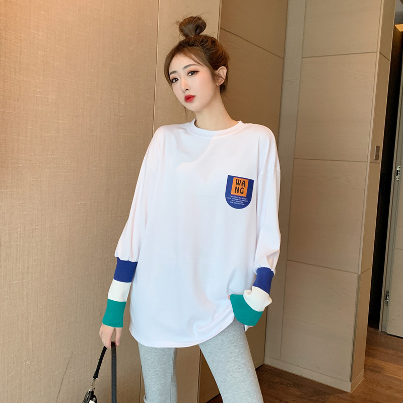 A real-time velvet base shirt with long sleeve and medium length loose top T-shirt